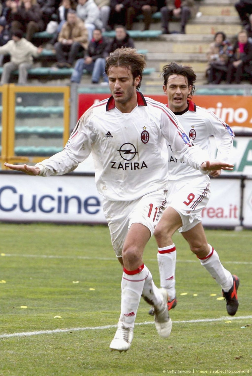 差距依然存 差距依然存