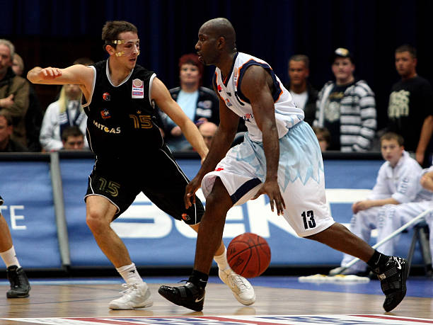 对手在防守 对手在防守