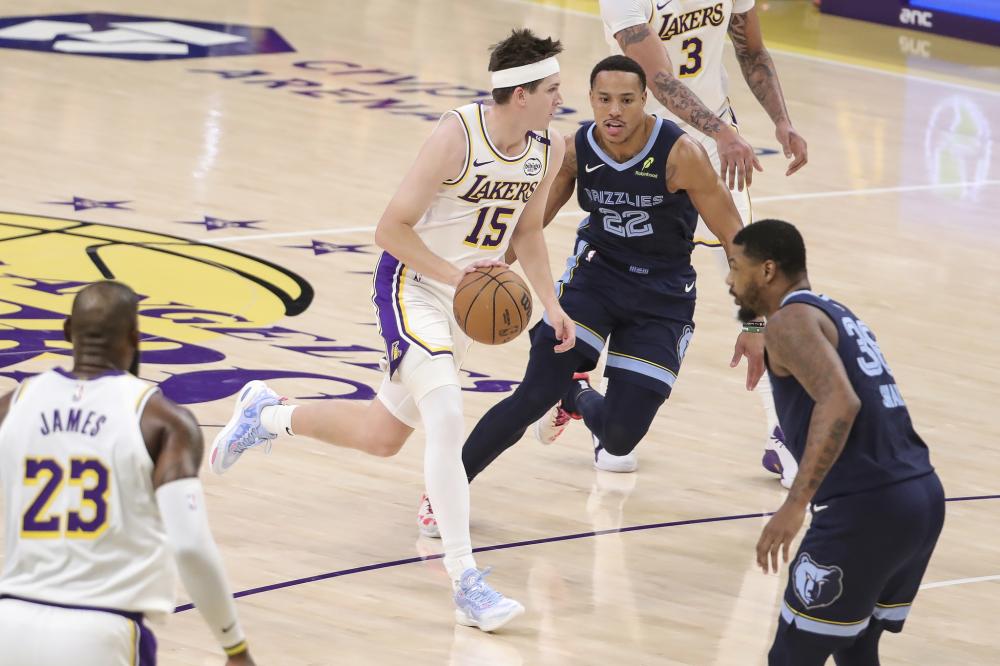 一位年轻的 一位年轻的